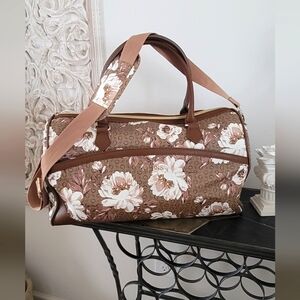 Lovely Guess Floral Brown Duffle Bag W Crosbody Strap
